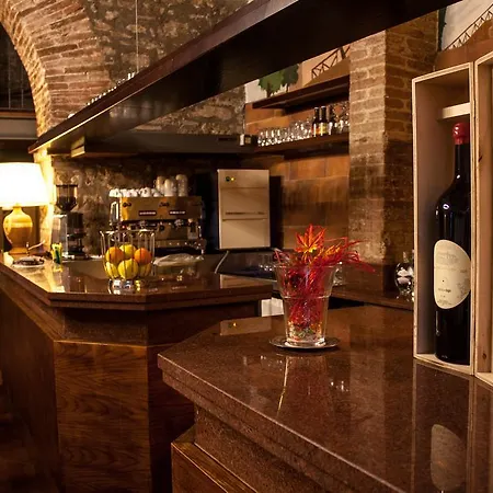 Relais Il Castello 4* 迪维城堡山